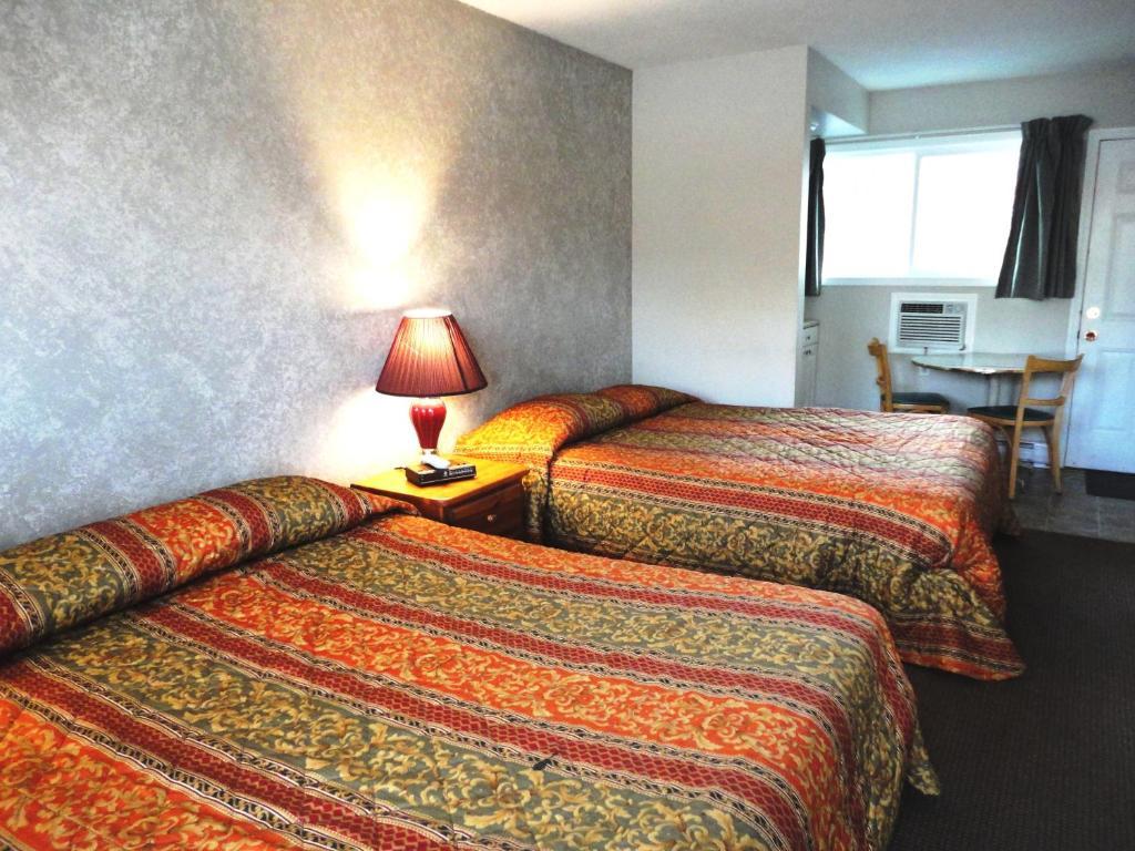 Blue Stream Motel Vernon Room photo