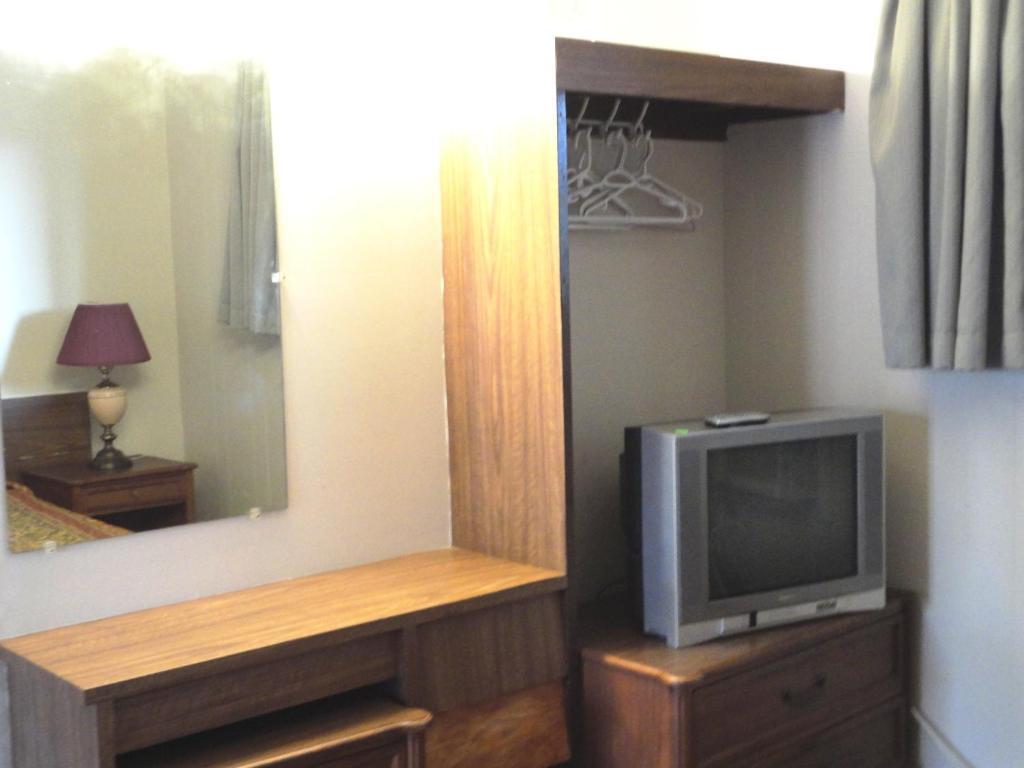 Blue Stream Motel Vernon Room photo