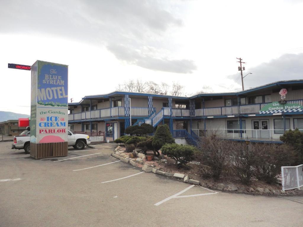 Blue Stream Motel Vernon Exterior photo