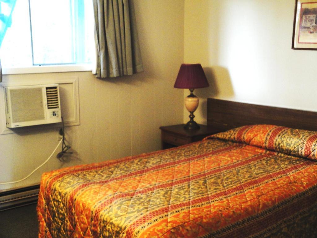 Blue Stream Motel Vernon Room photo