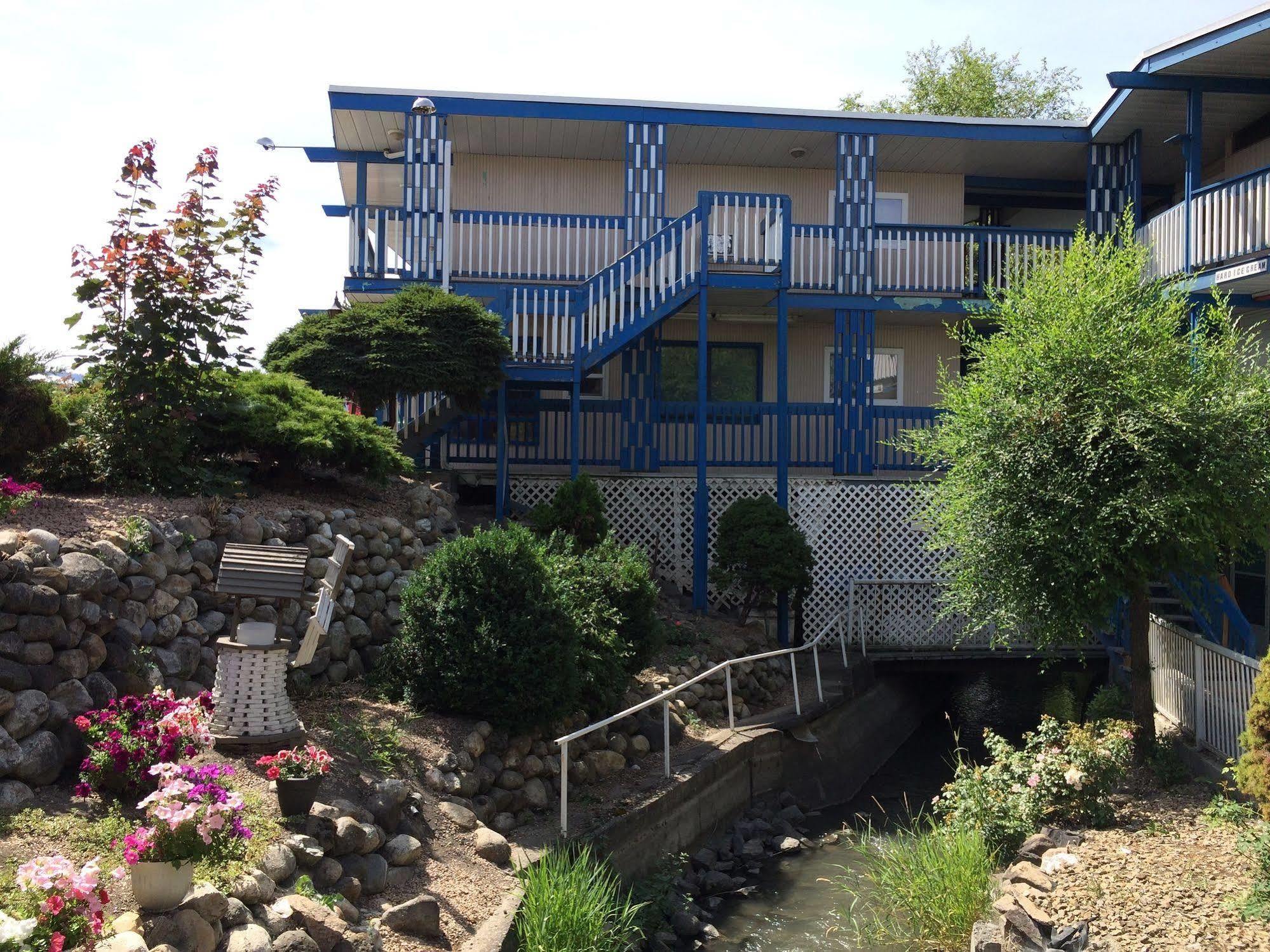 Blue Stream Motel Vernon Exterior photo